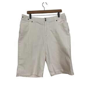 Chicos Womens White Bermuda Shorts Size 3 US Size 16